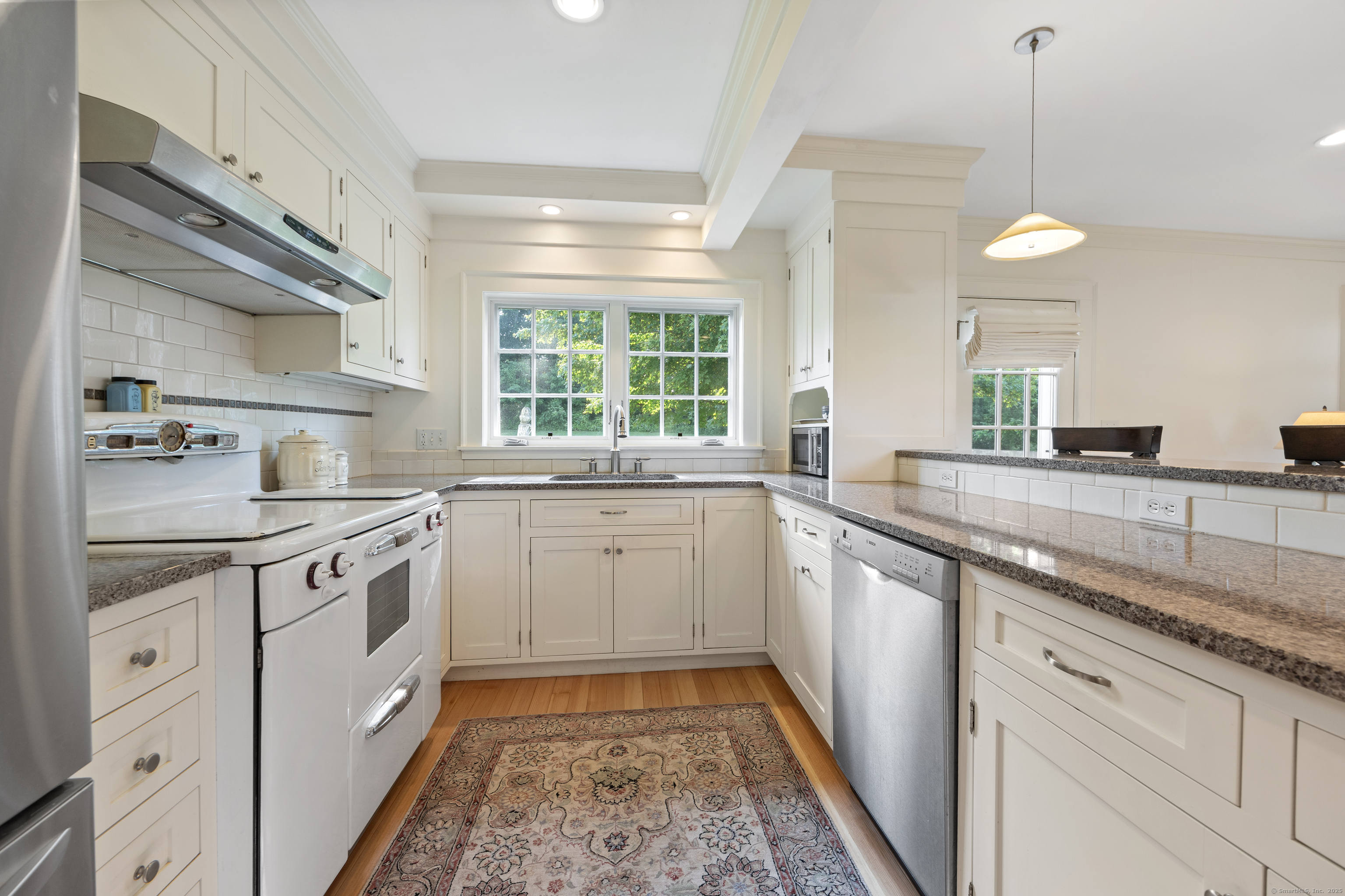 North Haven, Connecticut 06473, United States, 3 Bedrooms Bedrooms, ,2 BathroomsBathrooms,Residential,Pending,152307