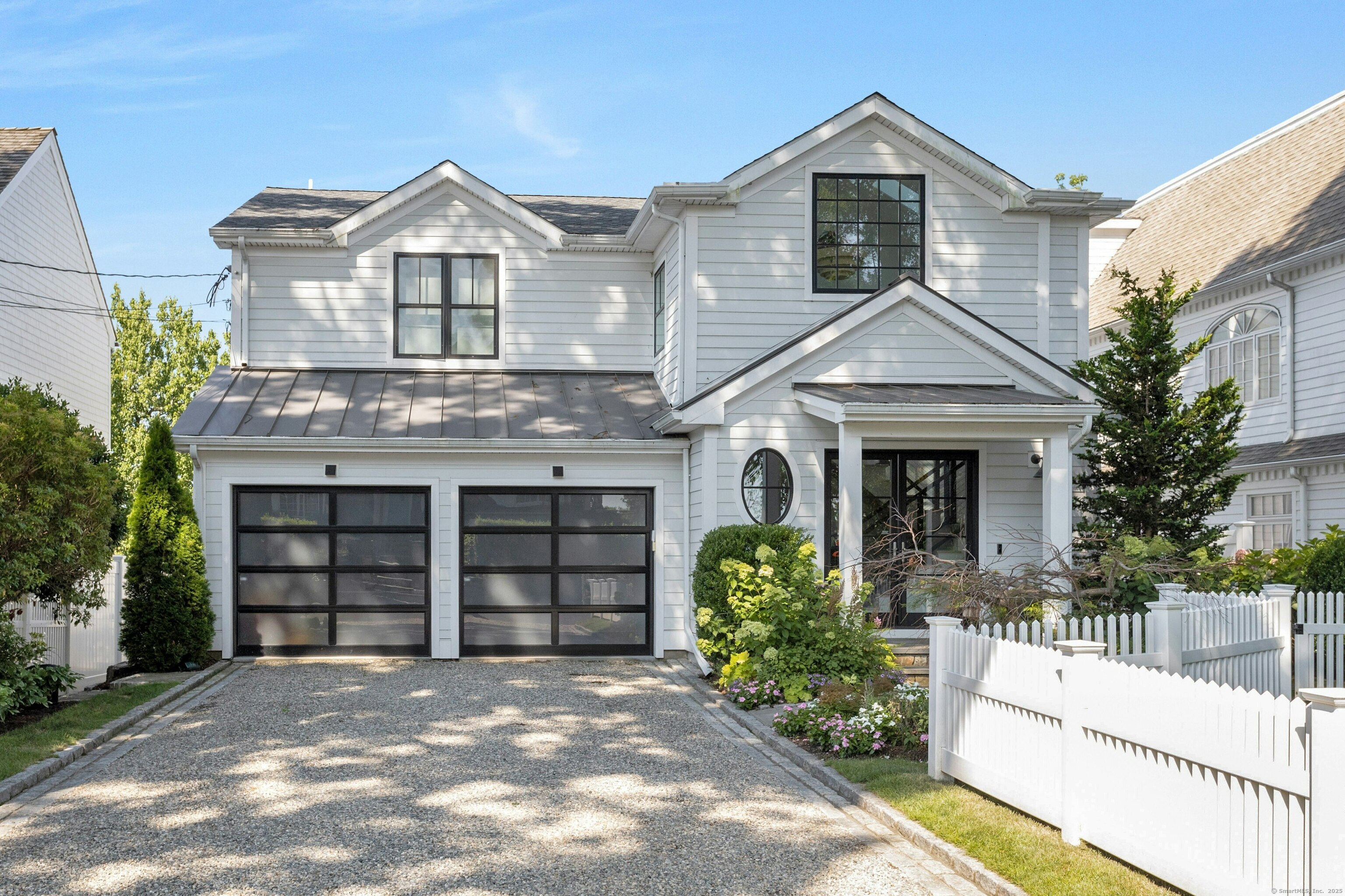 47 Pine Point Road, Rowayton, Connecticut - 4 Bedrooms  
4.5 Bathrooms  
8 Rooms - 