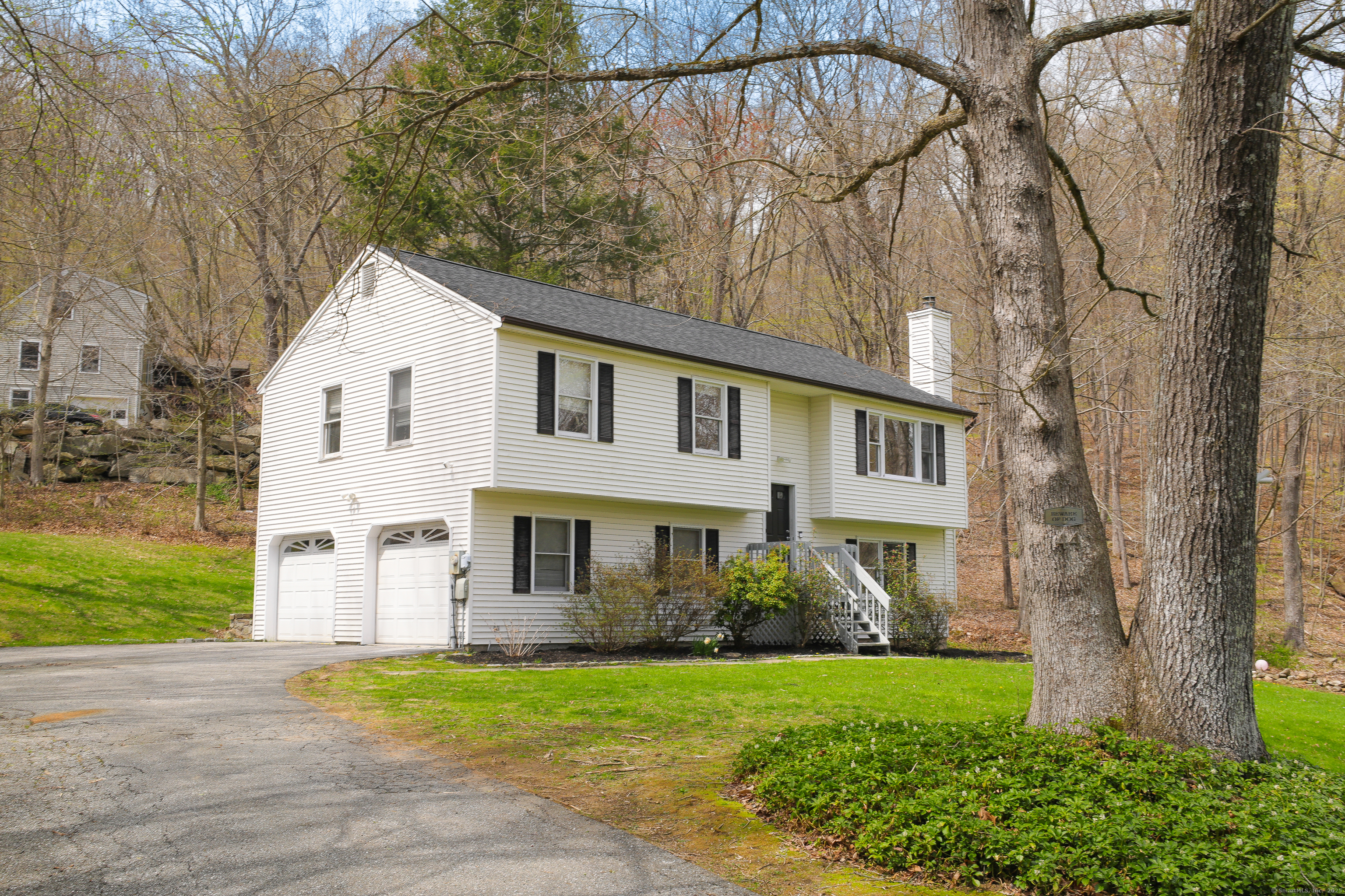 44 Aspetuck Pines Drive, New Milford, Connecticut image 2
