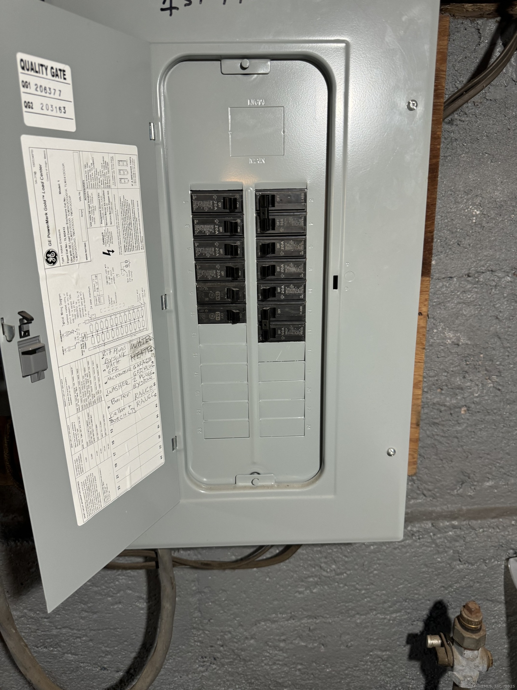 Manchester, Connecticut 06042, United States, 4 Bedrooms Bedrooms, ,2 BathroomsBathrooms,Residential,Active,115068