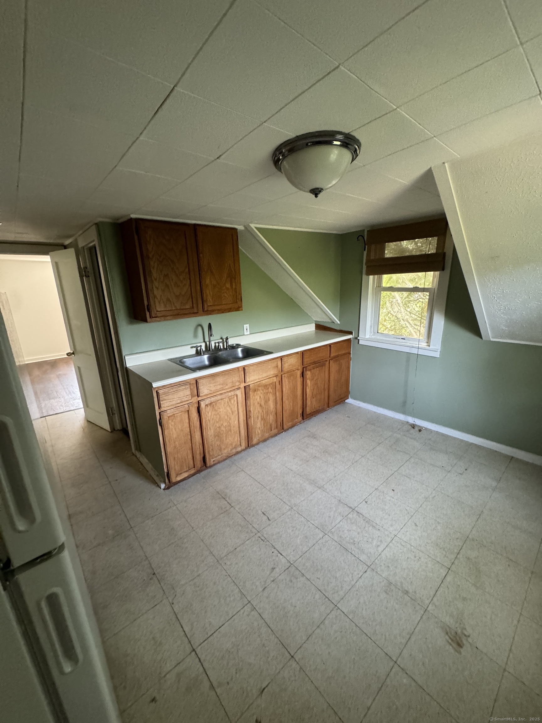 Manchester, Connecticut 06042, United States, 4 Bedrooms Bedrooms, ,2 BathroomsBathrooms,Residential,Active,115068