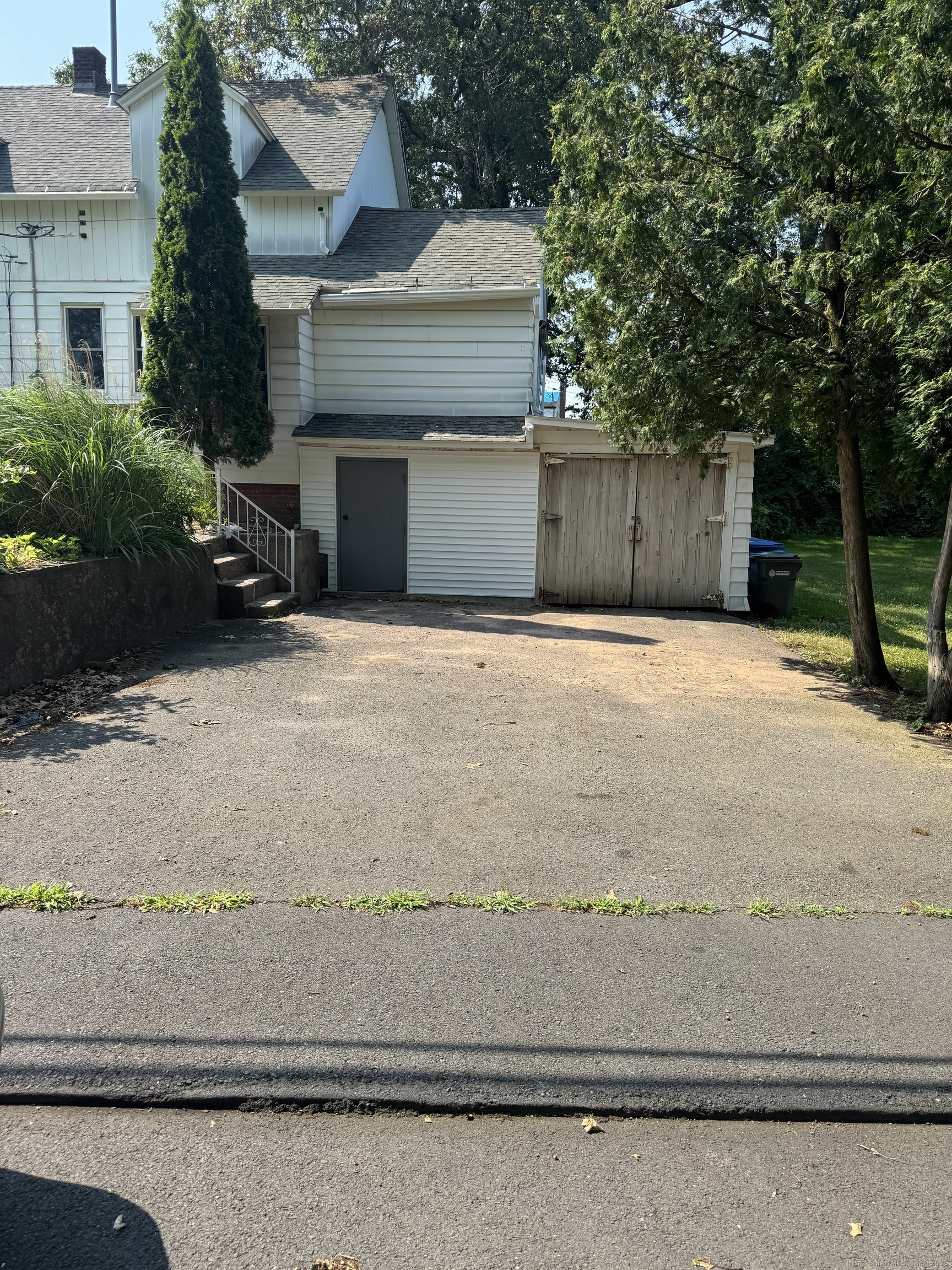 Manchester, Connecticut 06042, United States, 4 Bedrooms Bedrooms, ,2 BathroomsBathrooms,Residential,Active,115068