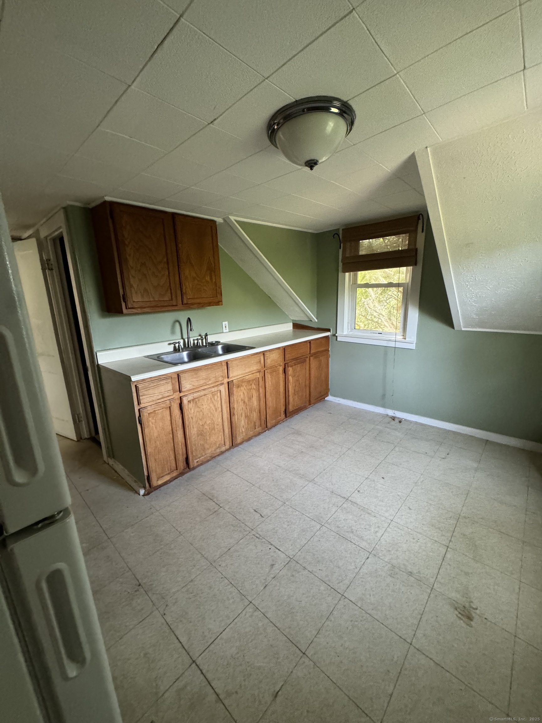 Manchester, Connecticut 06042, United States, 4 Bedrooms Bedrooms, ,2 BathroomsBathrooms,Residential,Active,115068