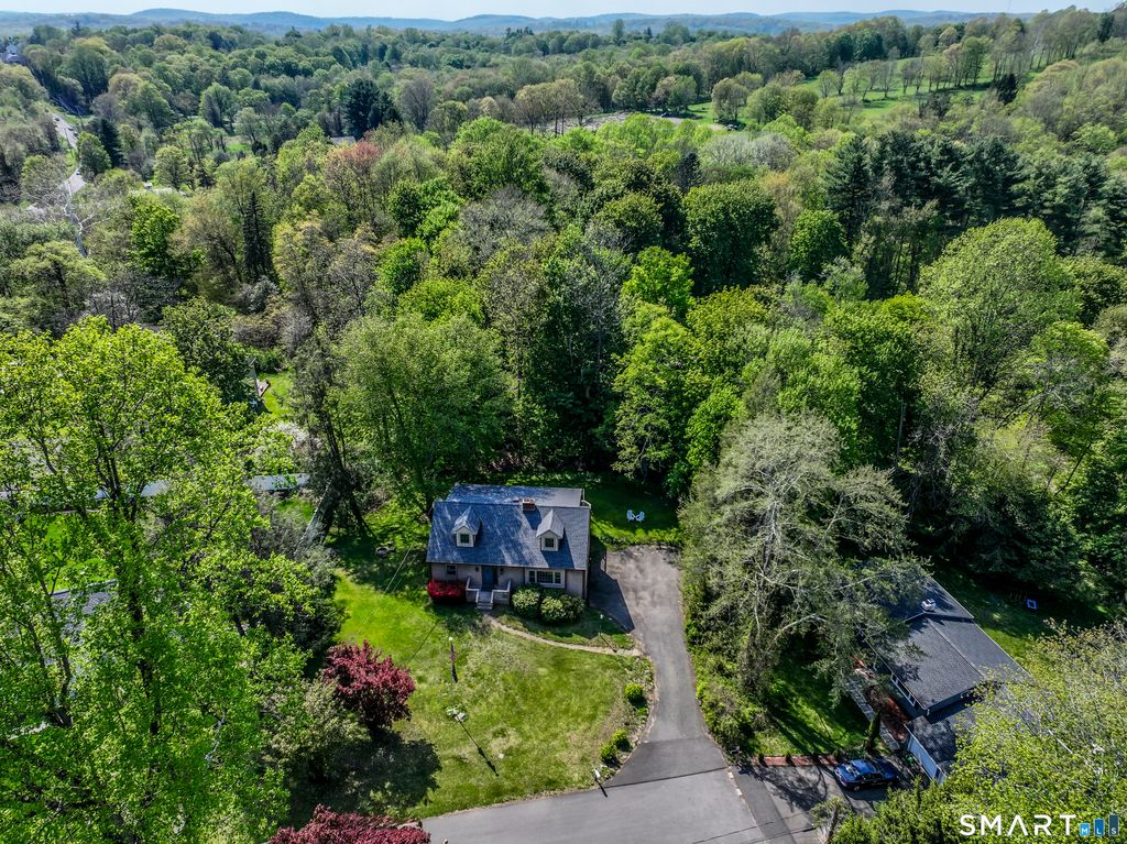Photo of 6 Brookdale Lane, Brookfield, CT 06804 (MLS # 24169426)