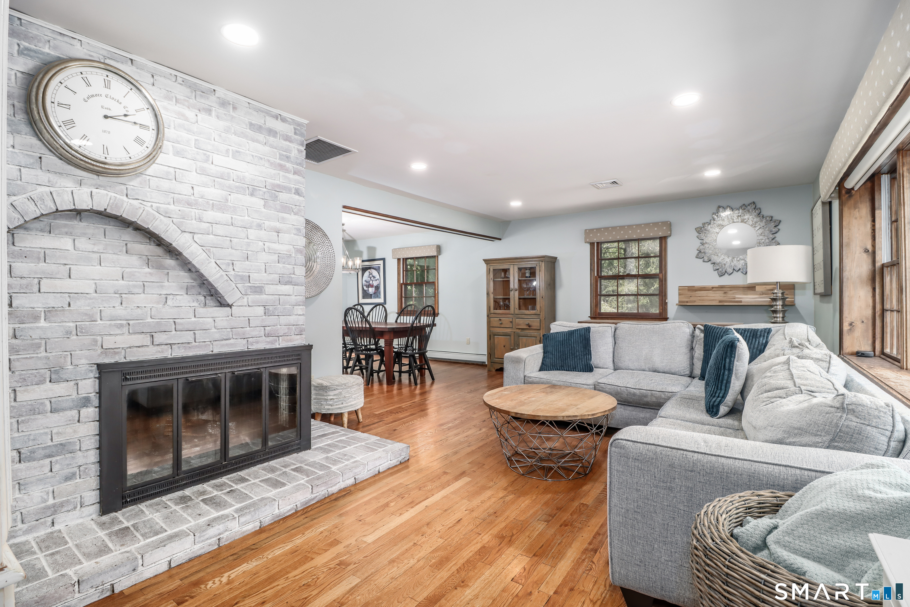 6 Brookdale Lane