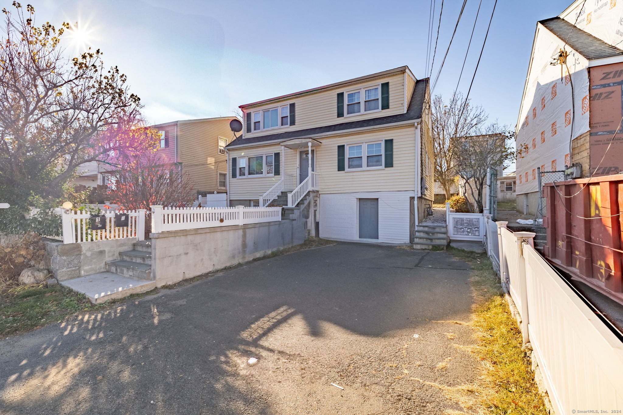 39 Euclid Avenue 1st Floor, Stamford, Connecticut - 3 Bedrooms  
1 Bathrooms  
5 Rooms - 