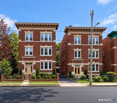 Photo of 17 Bond Street #1st Floor, Hartford, CT 06114 (MLS # 24214068)