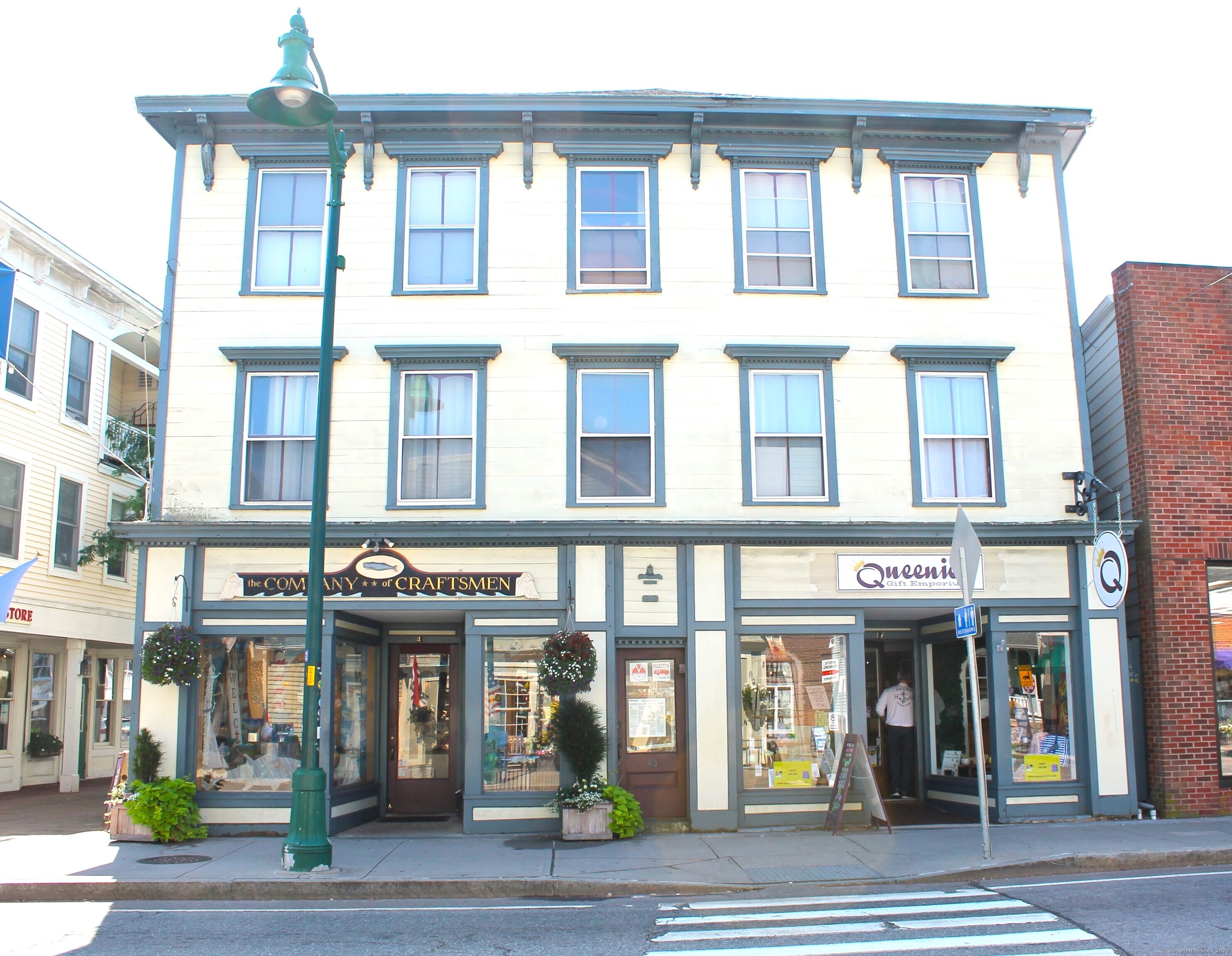 W Main Street 3, Groton, Connecticut - 2 Bedrooms  
1 Bathrooms  
4 Rooms - 