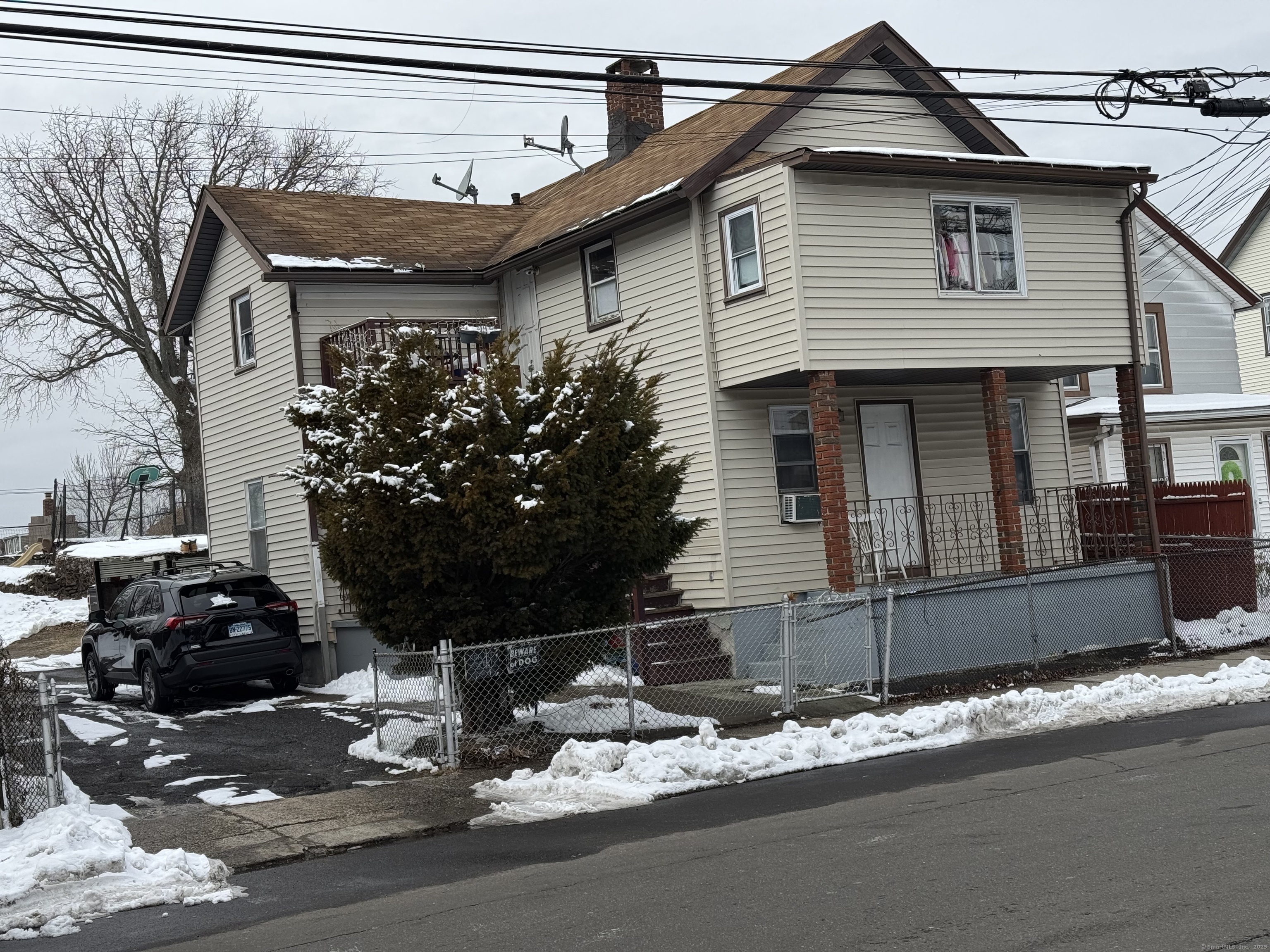 Property for Sale at Jones Avenue, Bridgeport, Connecticut - Bedrooms: 4 
Bathrooms: 2 
Rooms: 8  - $450,000