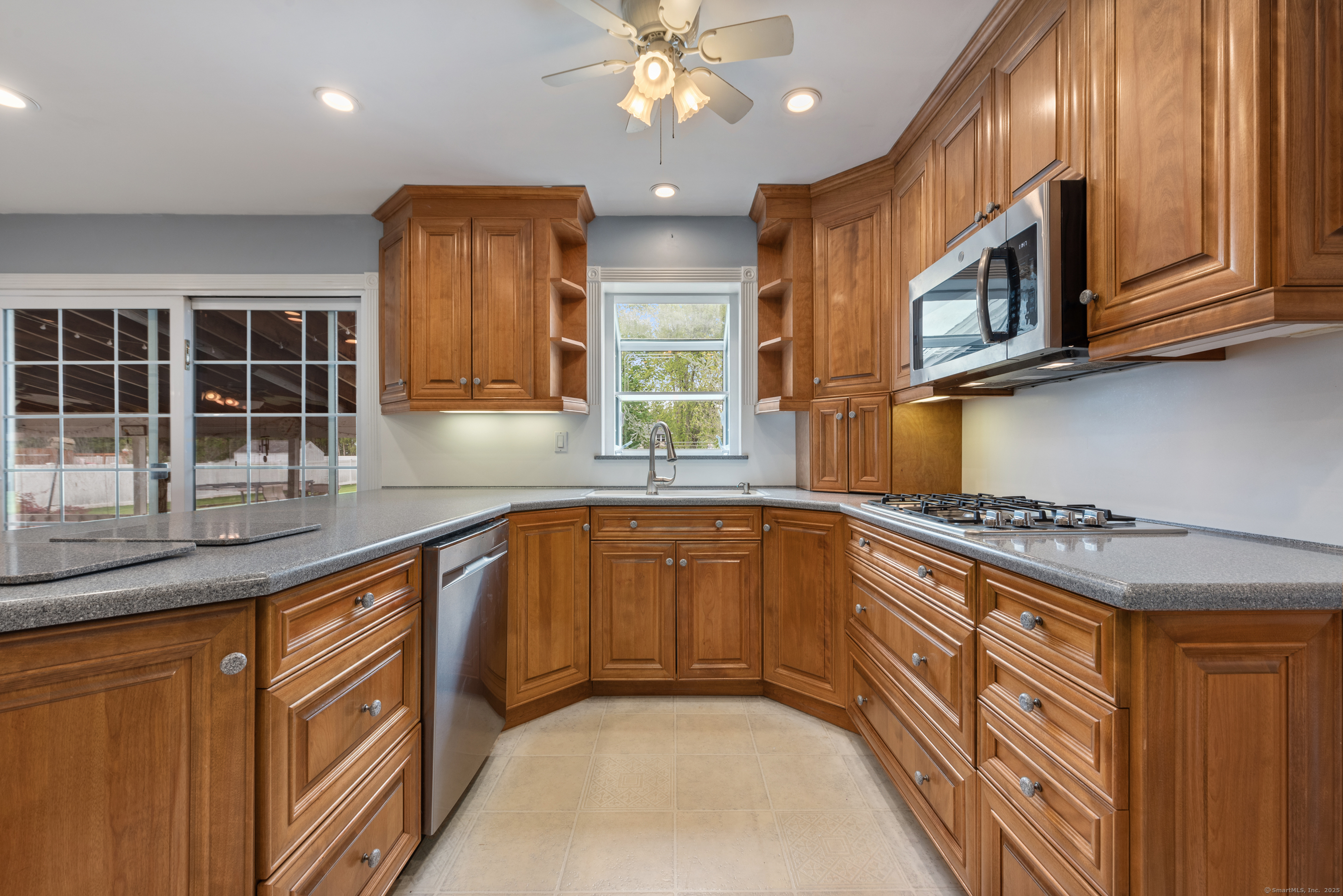 154 Rock Road, North Haven, Connecticut image 9