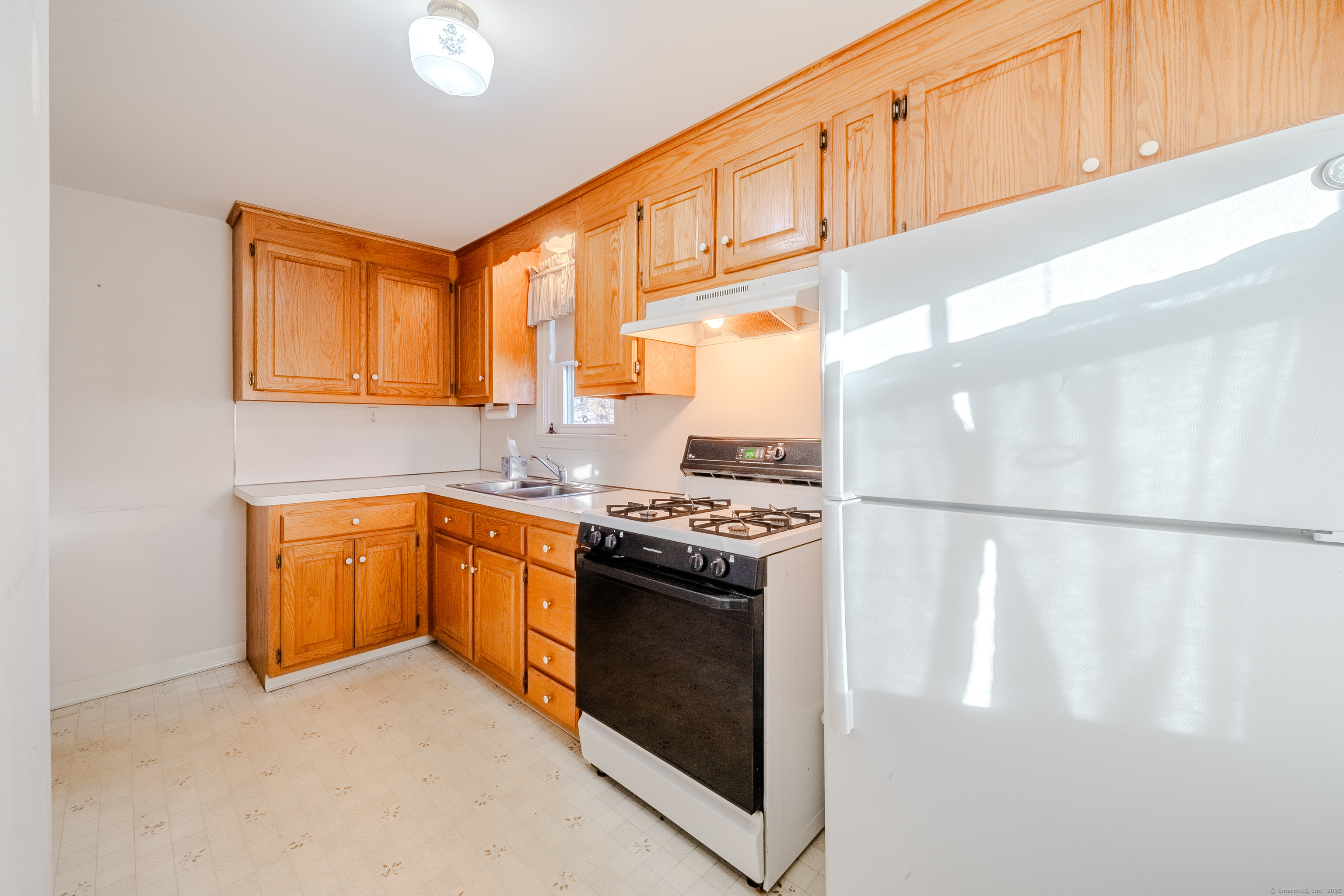 10 Lorenzo Place, Bristol, Connecticut image 5
