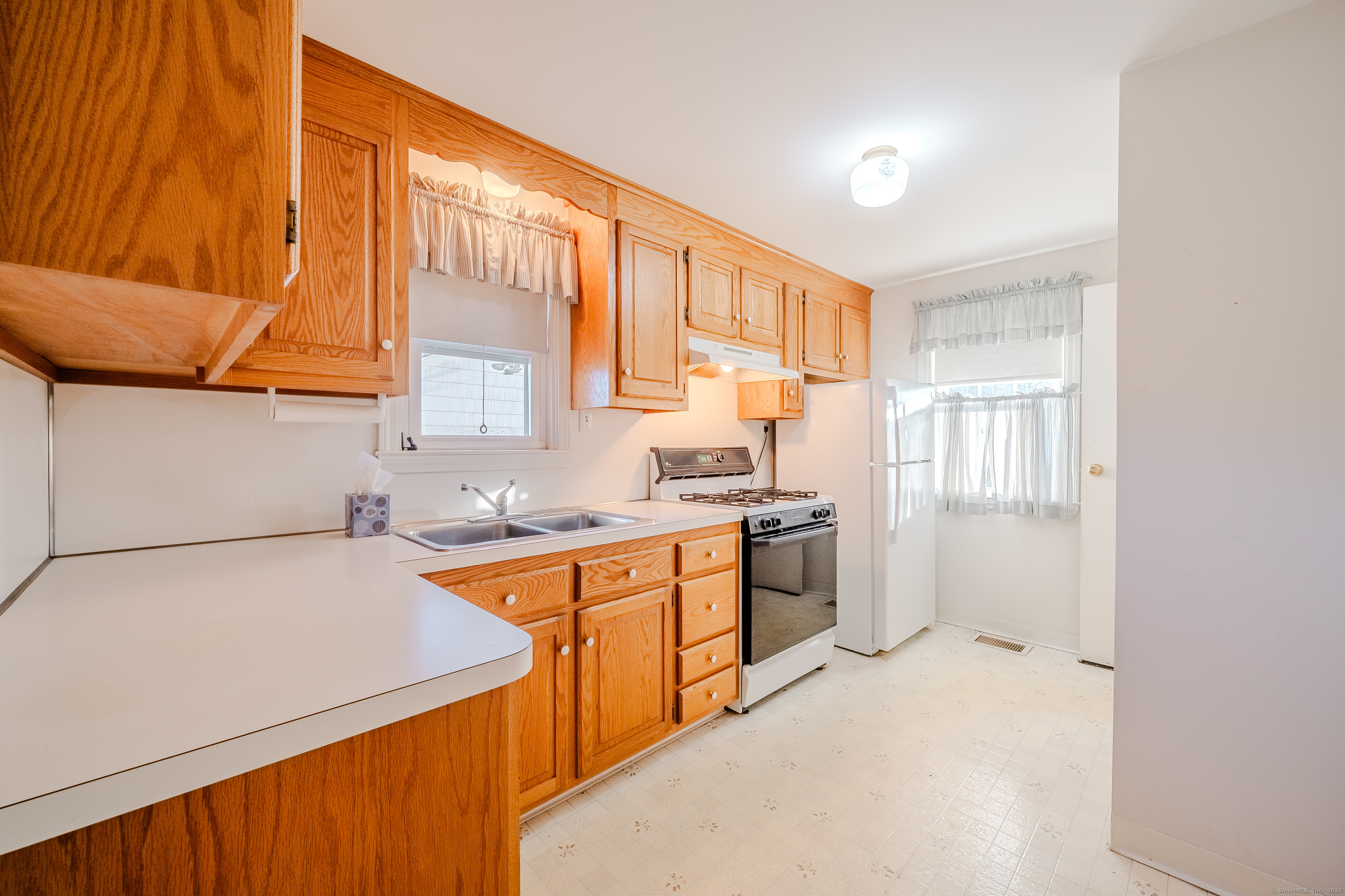 10 Lorenzo Place, Bristol, Connecticut image 6
