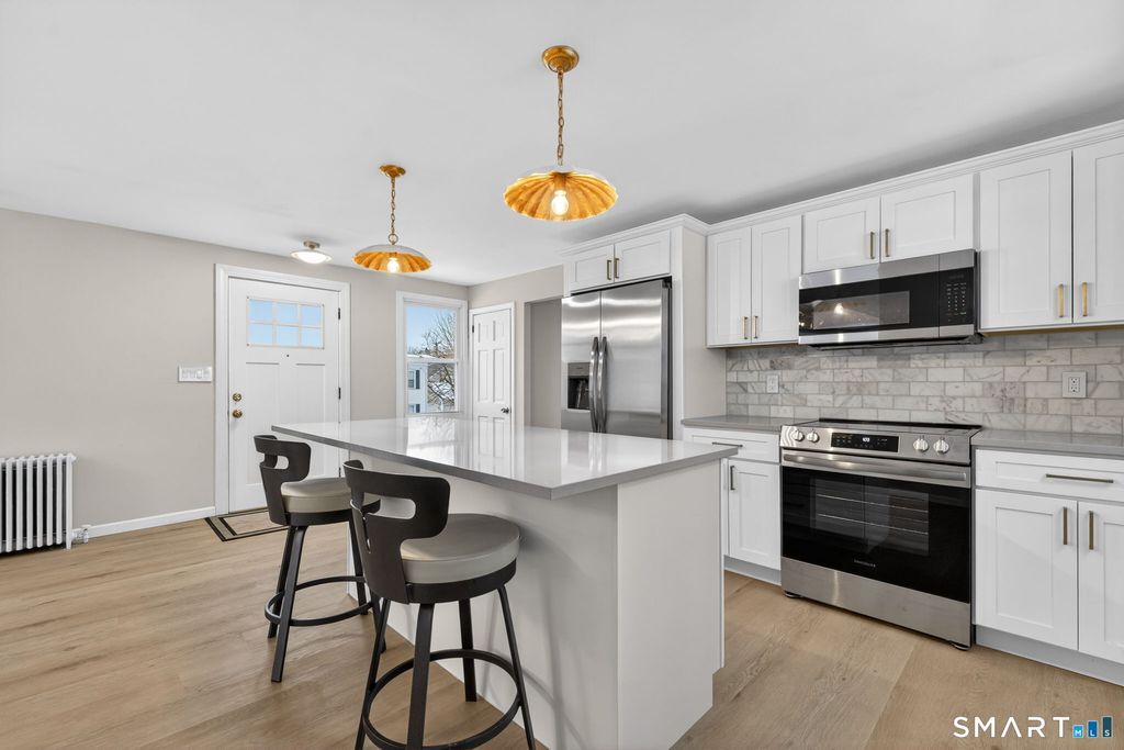 Photo of 87 West Street, Manchester, CT 06040 (MLS # 24152315)