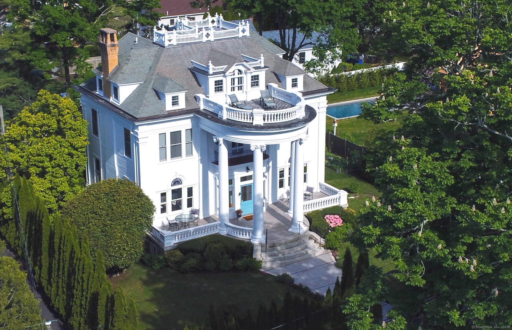Church Street, Groton, Connecticut - 5 Bedrooms  
6 Bathrooms  
12 Rooms - 