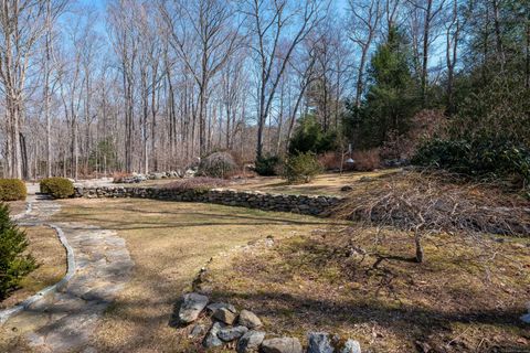 A home in Killingworth