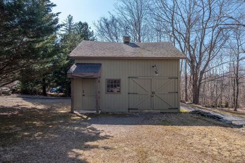 A home in Killingworth