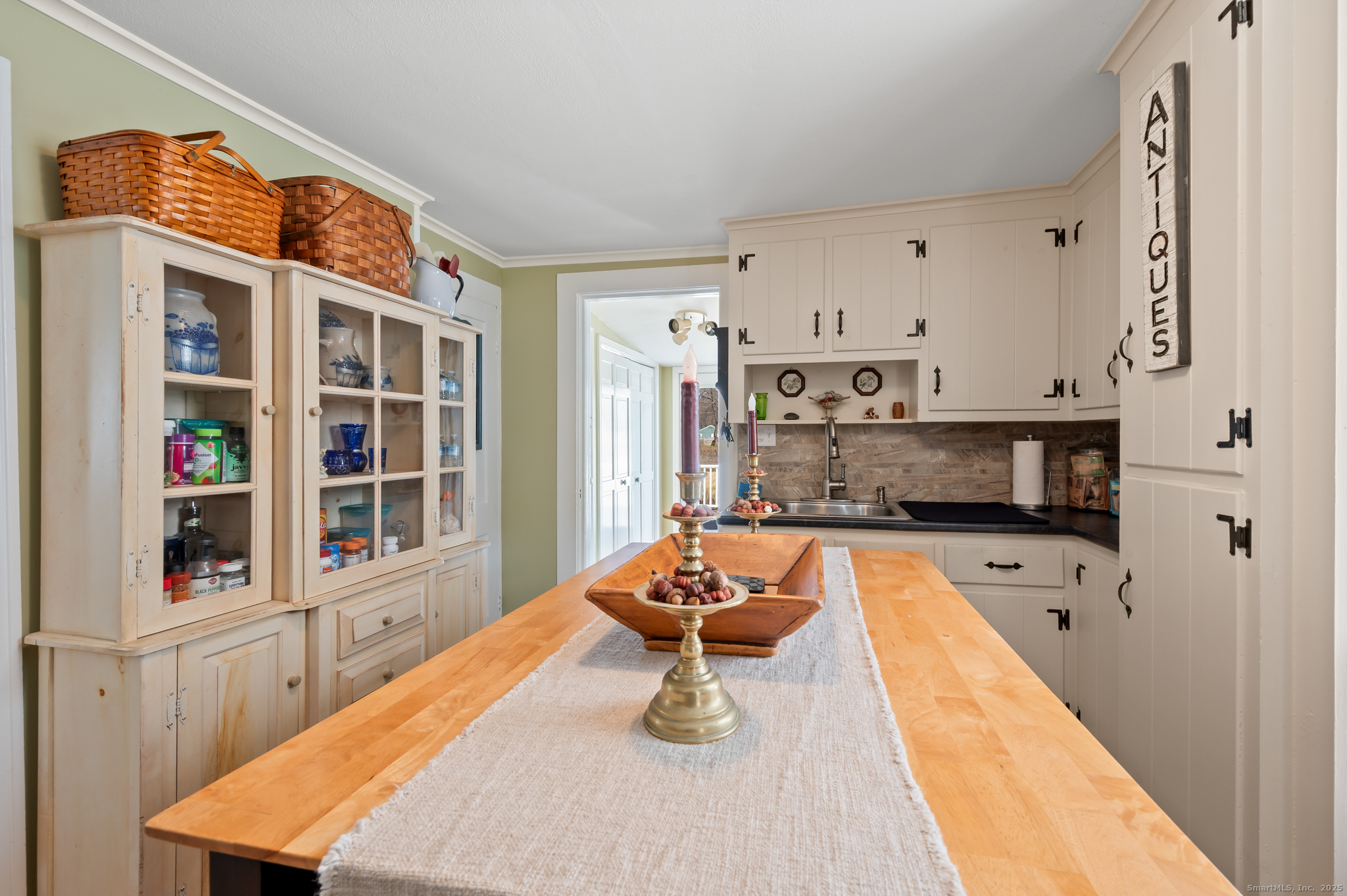 598 Pleasant Valley Road