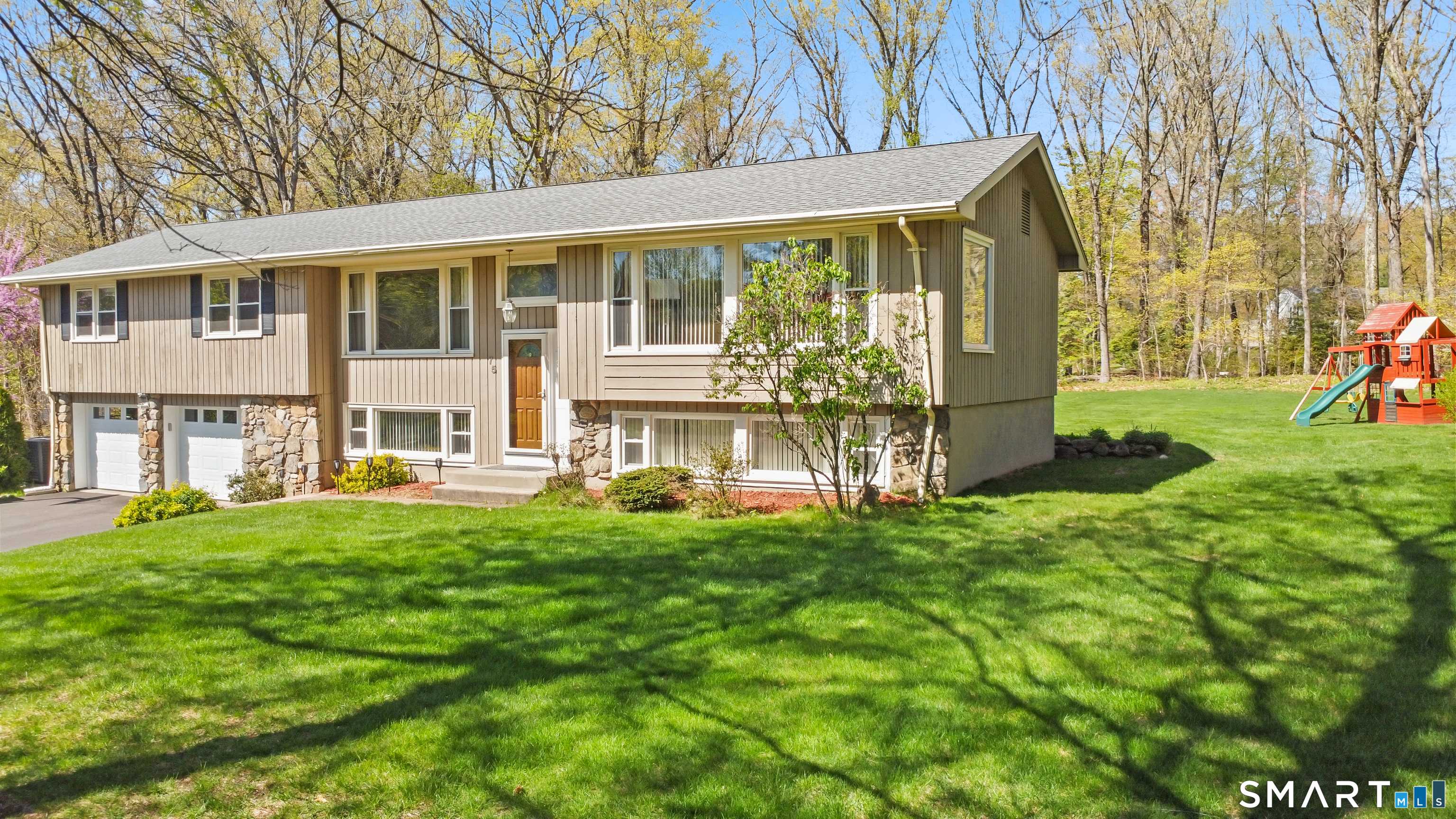 75 Tumblebrook Drive