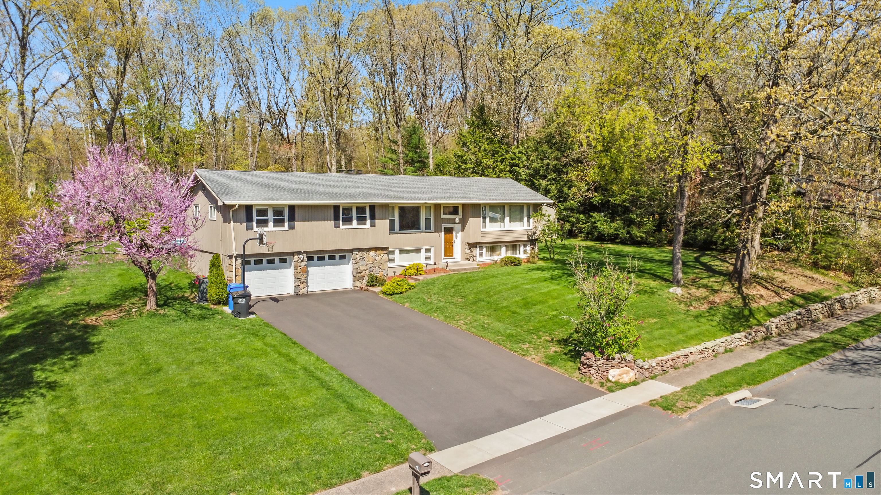 75 Tumblebrook Drive