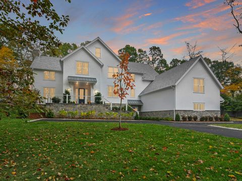 Photo of 10 Stony Brook Road, Darien, CT 06820 (MLS # 24125071)