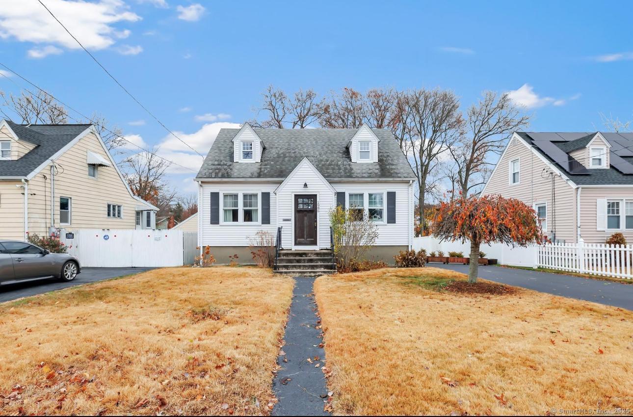 Rental Property at Broadbridge Avenue, Stratford, Connecticut - Bedrooms: 3 
Bathrooms: 2 
Rooms: 6  - $3,000 MO.