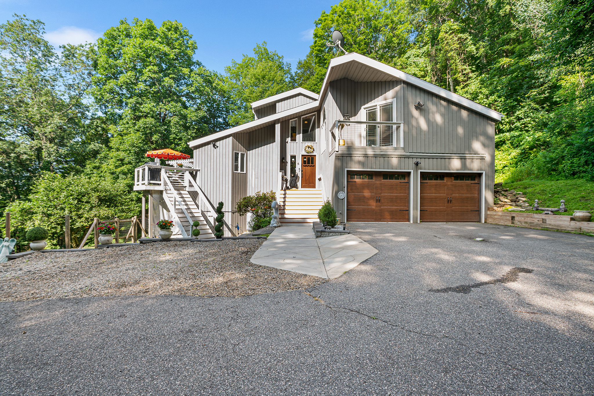 6 Woodland Drive