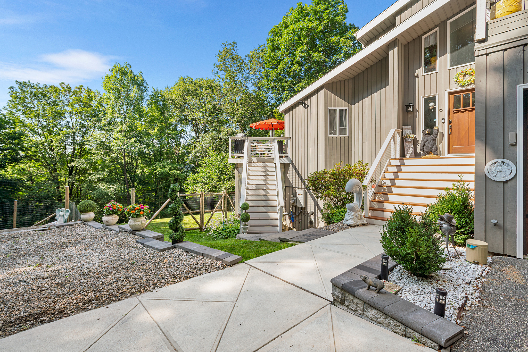 6 Woodland Drive