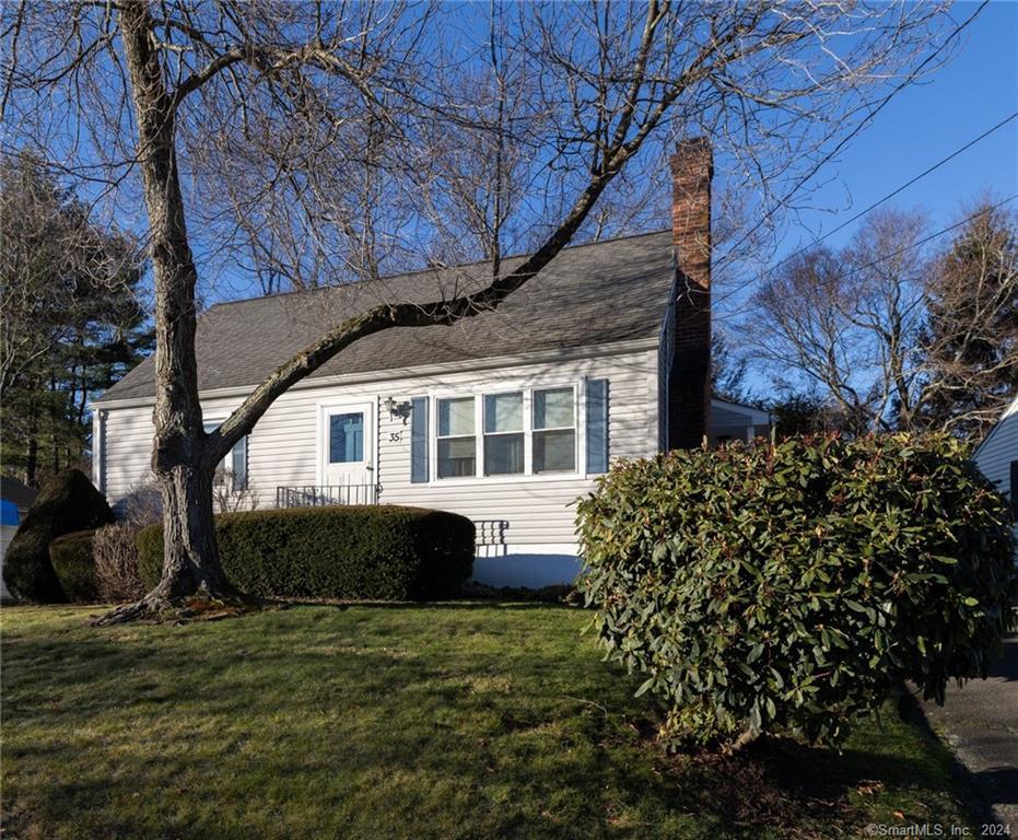 Property for Sale at 35 Deepwood Drive, Waterbury, Connecticut - Bedrooms: 3 
Bathrooms: 2 
Rooms: 6  - $260,000