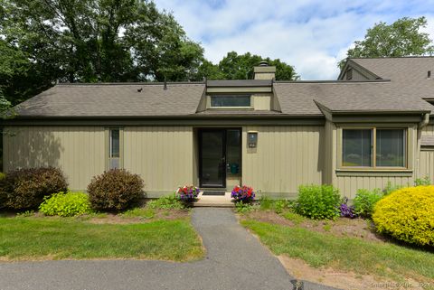 Single Family Residence in Southbury CT 4 Heritage Circle.jpg