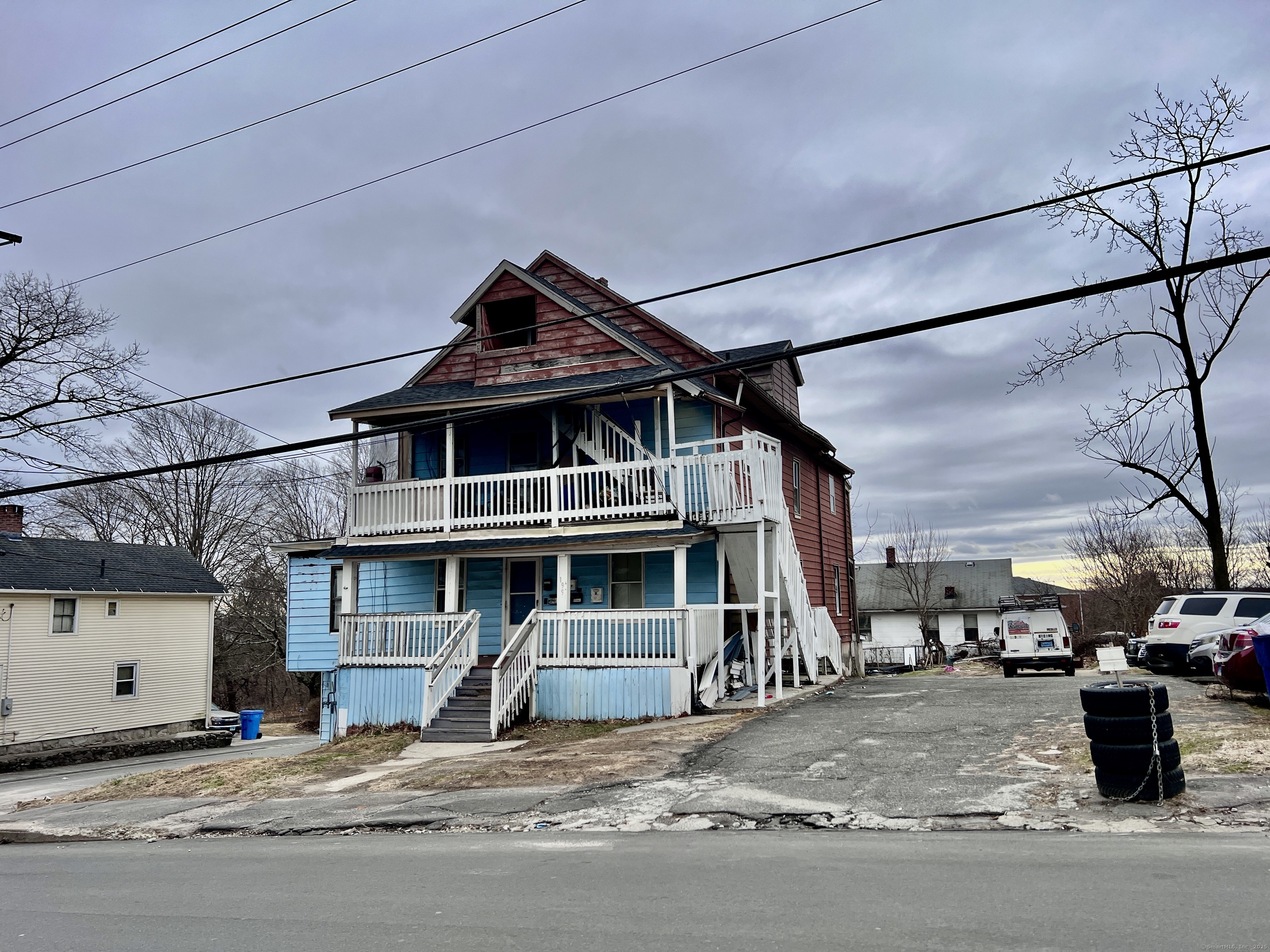 Property for Sale at Hill Street, Waterbury, Connecticut - Bedrooms: 10 
Bathrooms: 6 
Rooms: 22  - $399,000