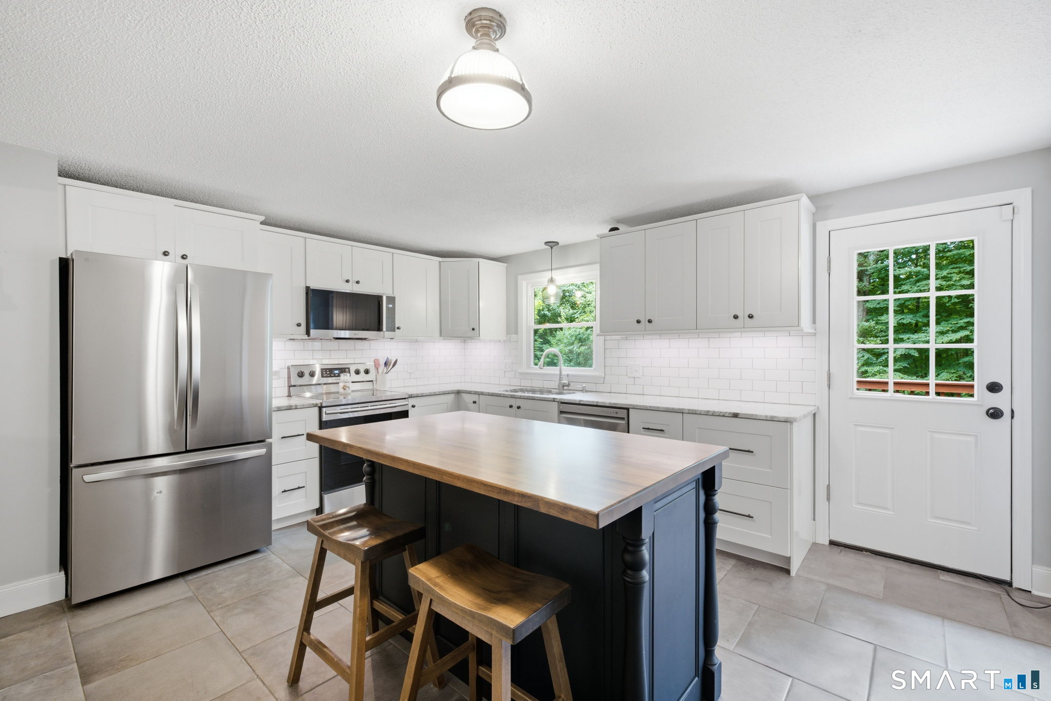 72 Lakeview Heights