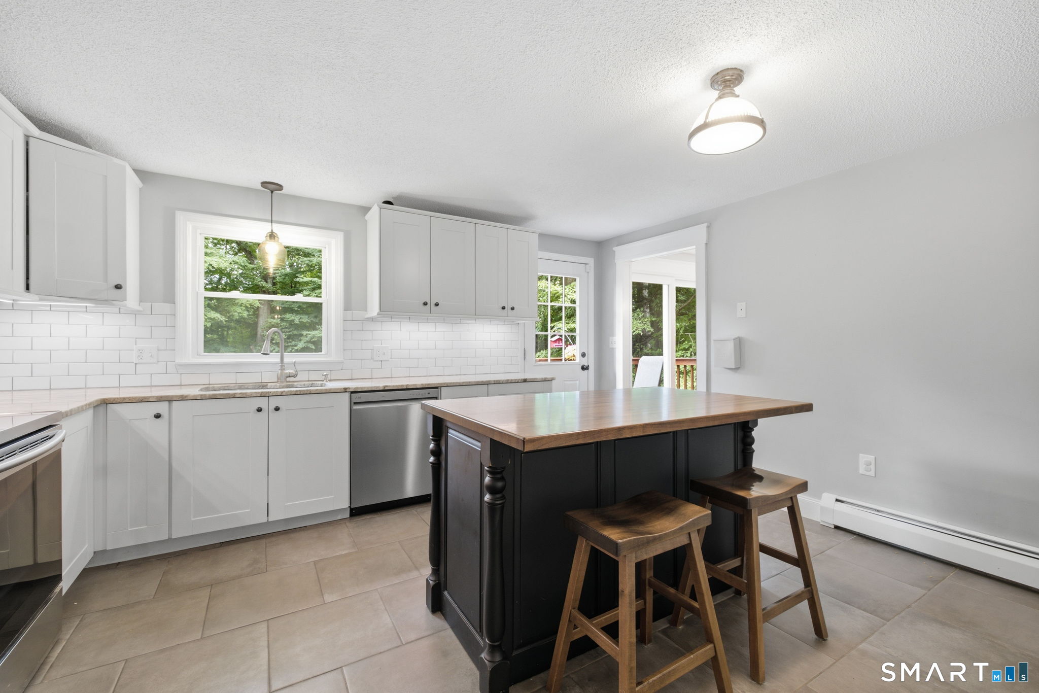 72 Lakeview Heights