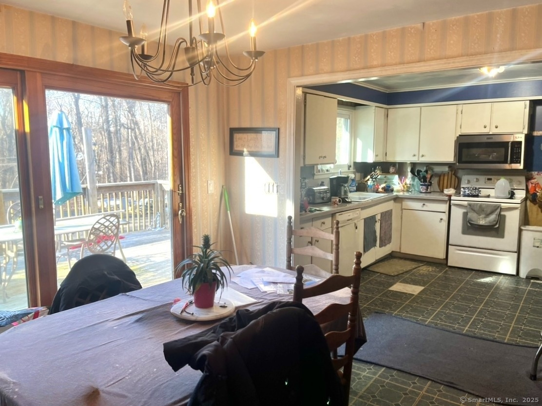 27 Barbara Drive, Wolcott, Connecticut image 9