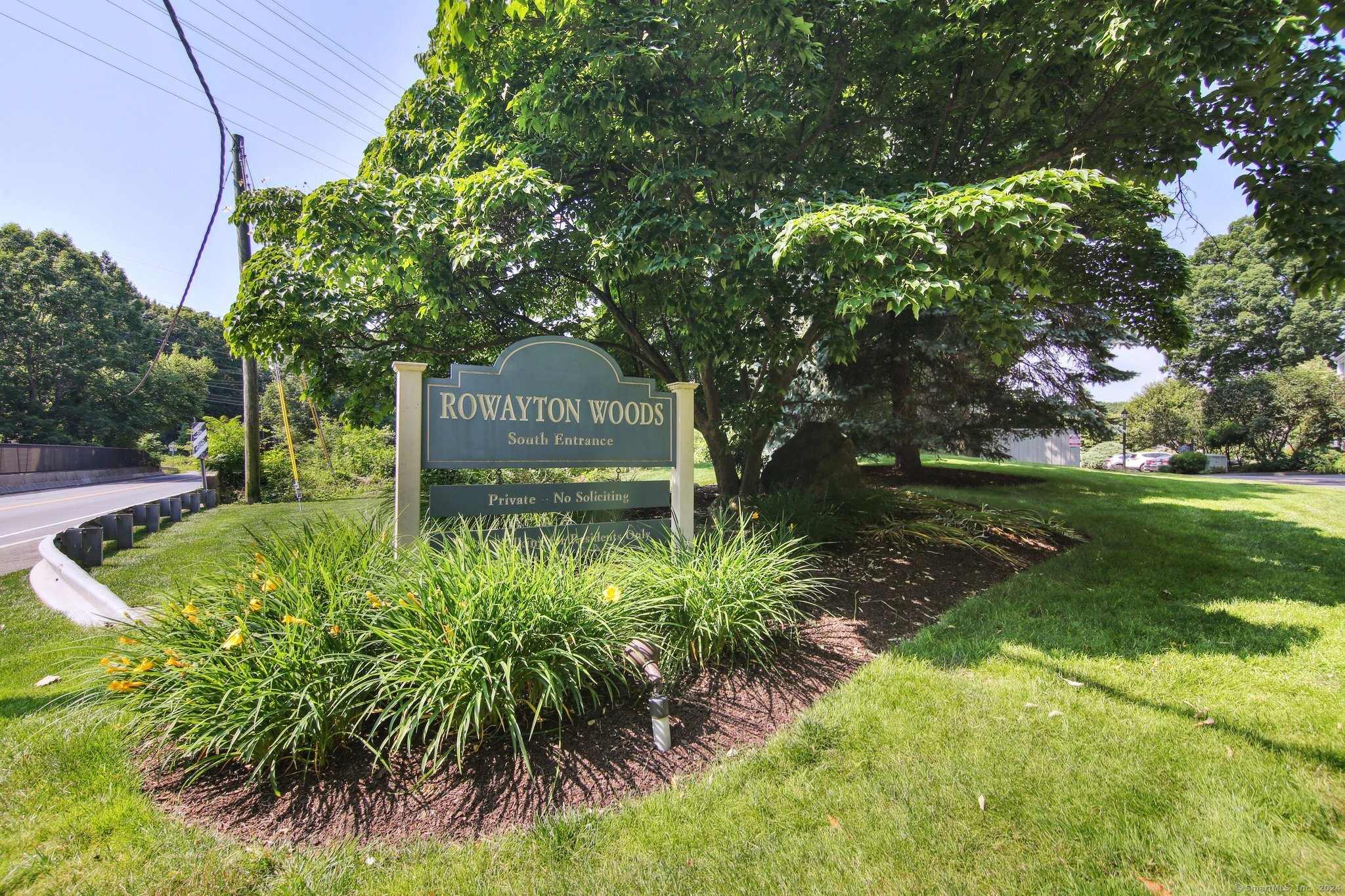 144 Rowayton Woods Drive 144, Norwalk, Connecticut - 2 Bedrooms  
1 Bathrooms  
4 Rooms - 