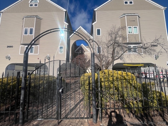 Rental Property at North Avenue 224, Bridgeport, Connecticut - Bedrooms: 2 
Bathrooms: 2 
Rooms: 5  - $2,400 MO.