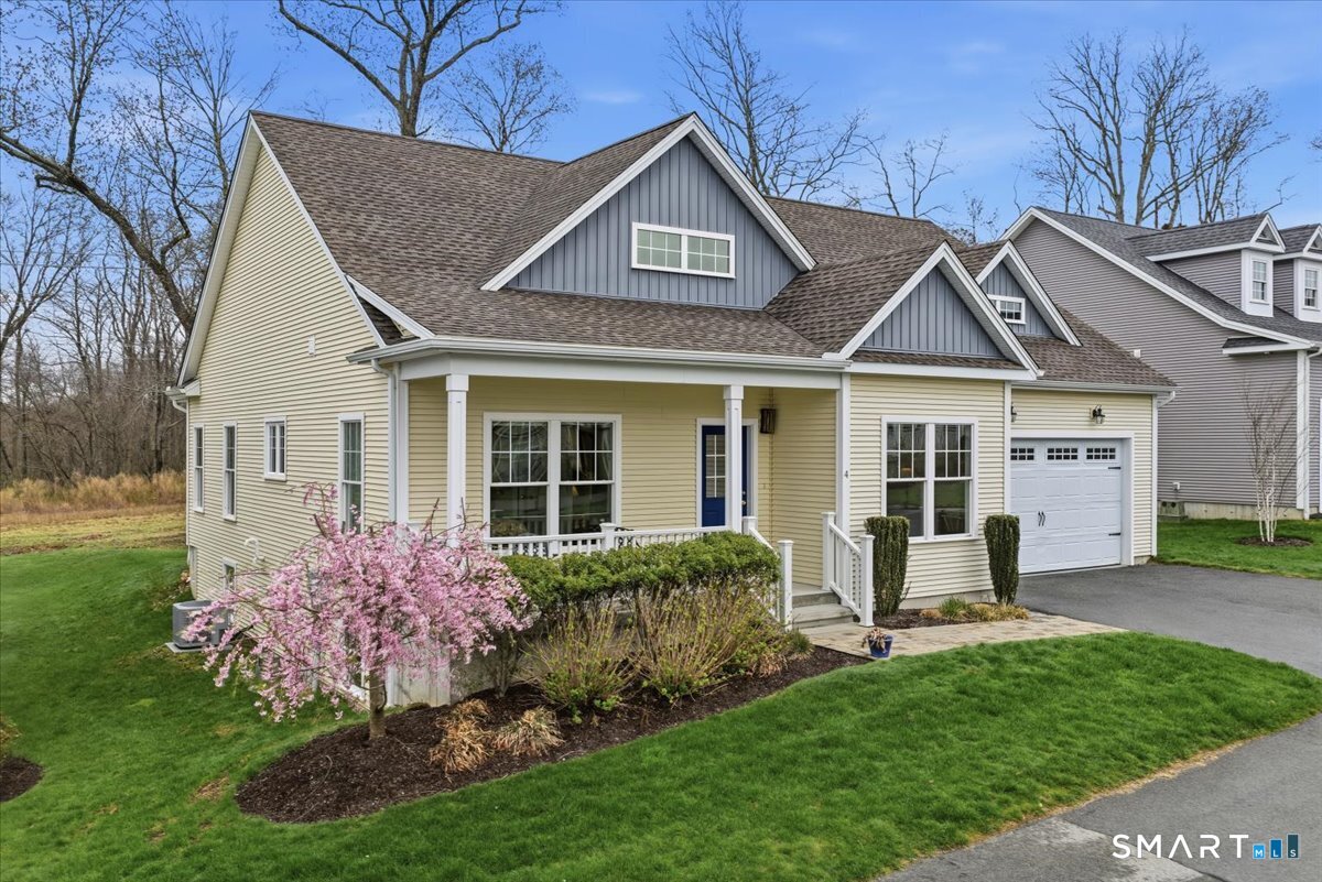 14 Essex Glen Drive 4