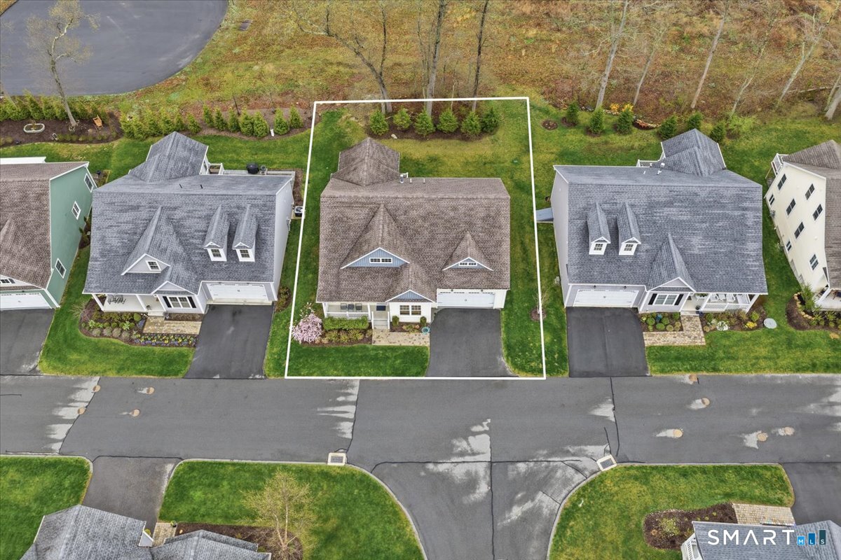 14 Essex Glen Drive 4