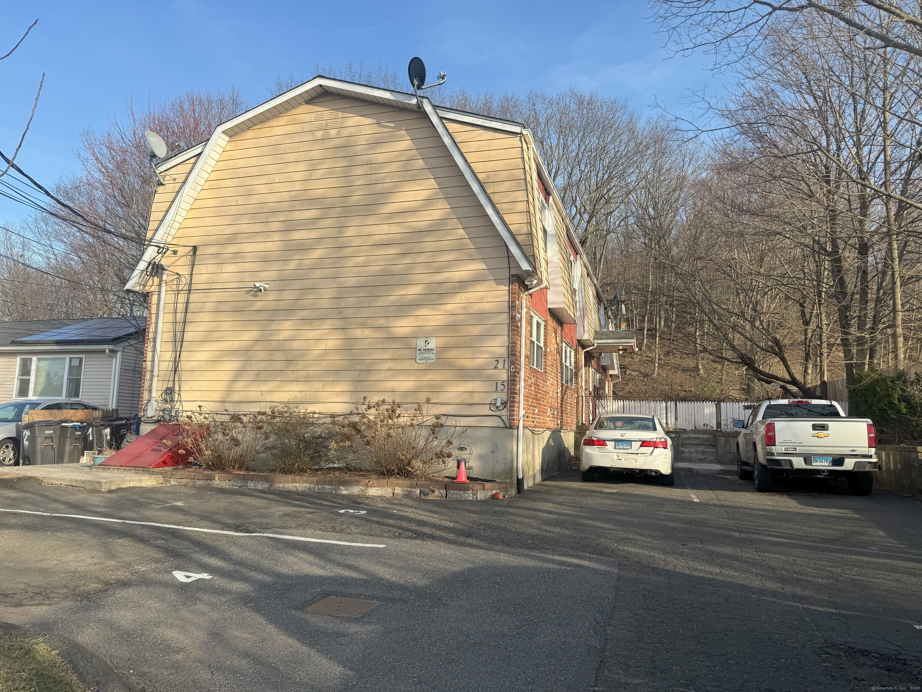 Property for Sale at Weybosset Street, New Haven, Connecticut - Bedrooms: 8 
Bathrooms: 4 
Rooms: 16  - $649,000