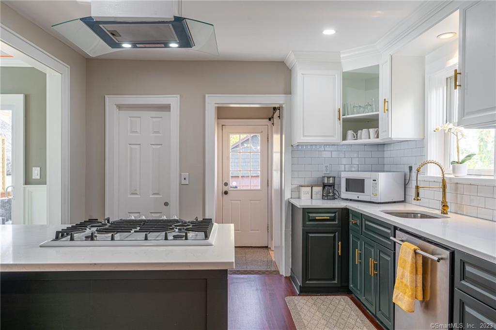 18 Fenway Street, Stamford, Connecticut image 8
