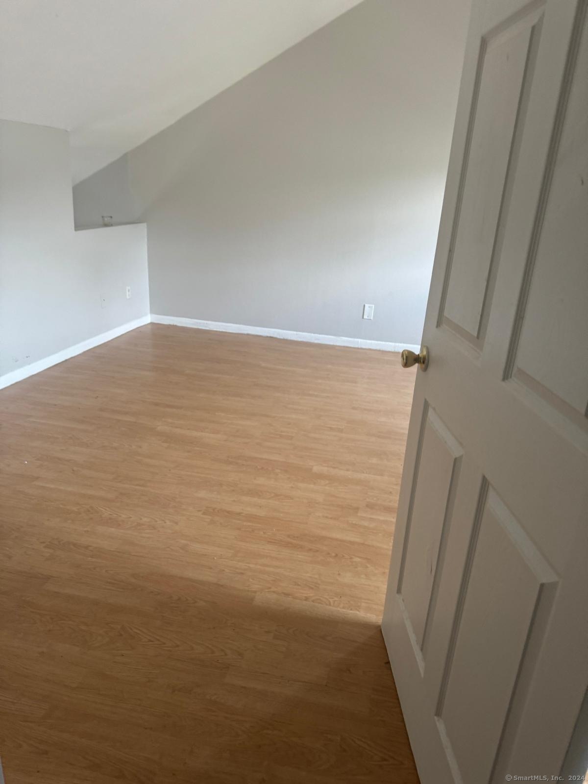 Rental Property at 240 Oak Street 26, Bridgeport, Connecticut - Bedrooms: 1 
Bathrooms: 1 
Rooms: 4  - $1,500 MO.