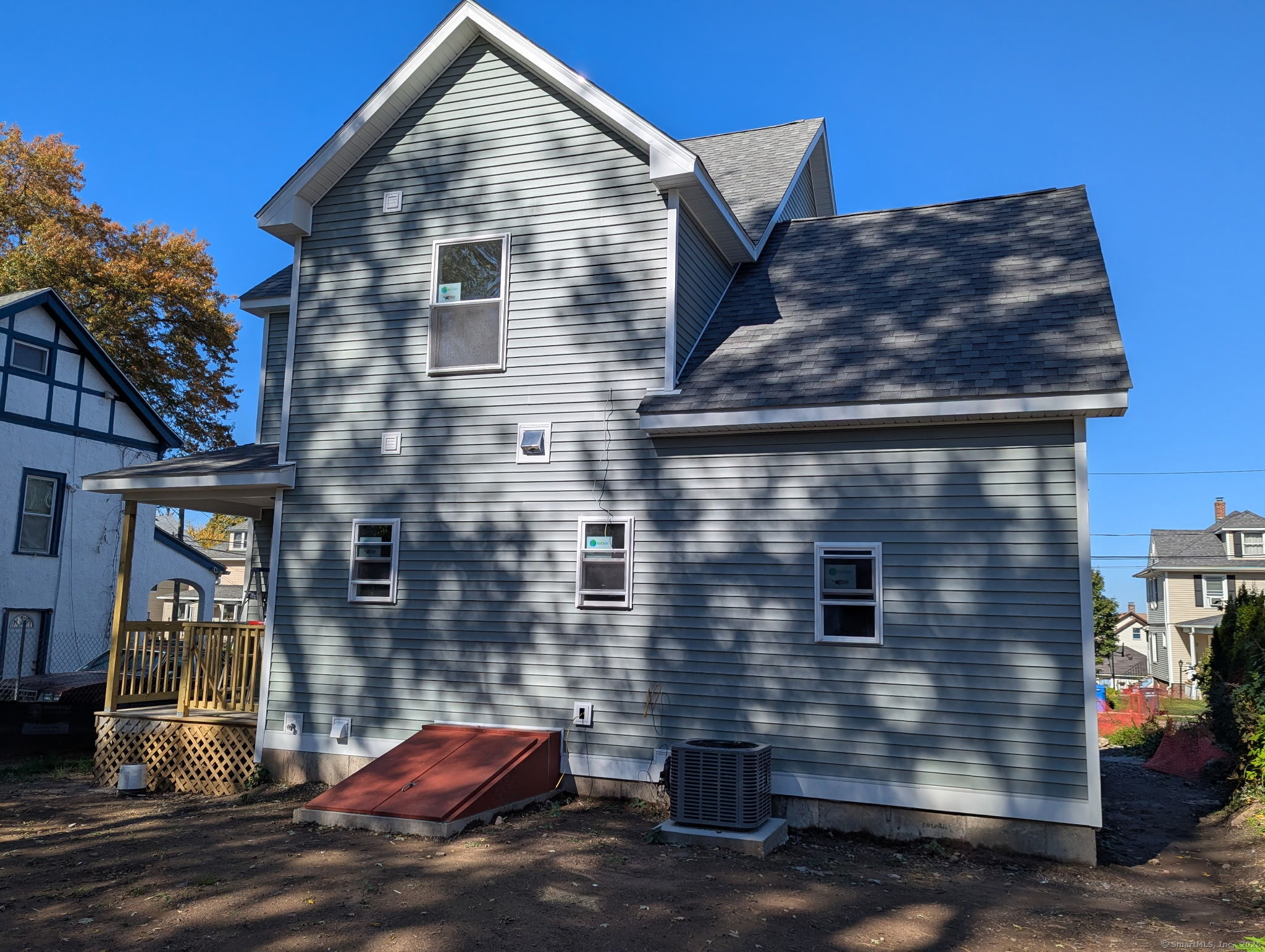 647 Broadview Terrace