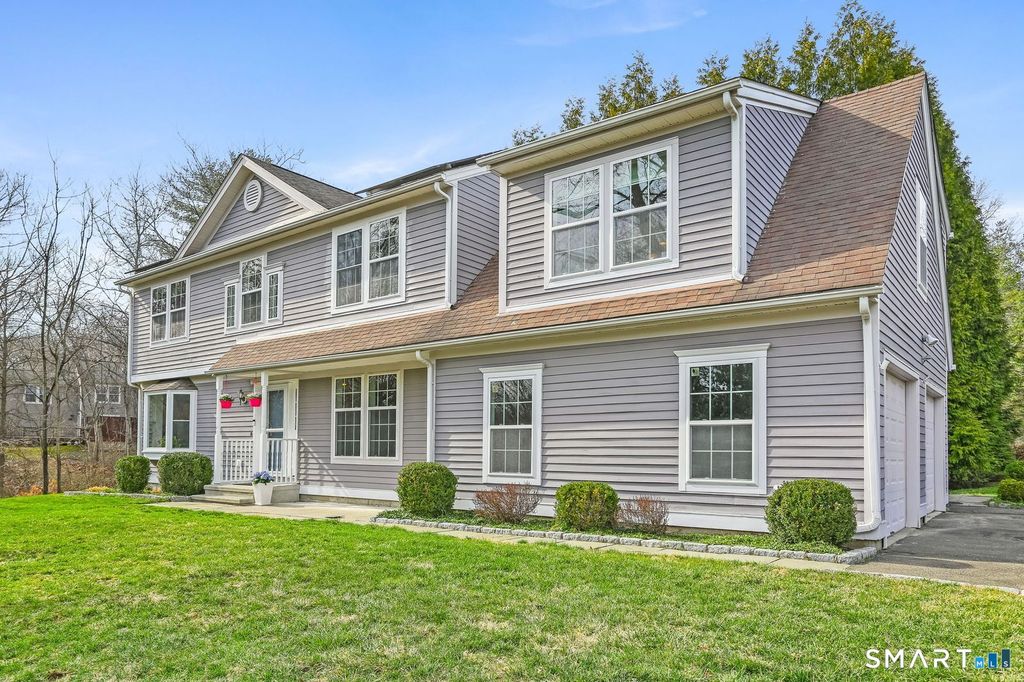 Photo of 155 N Taylor Avenue, Norwalk, CT 06854 (MLS # 24164682)