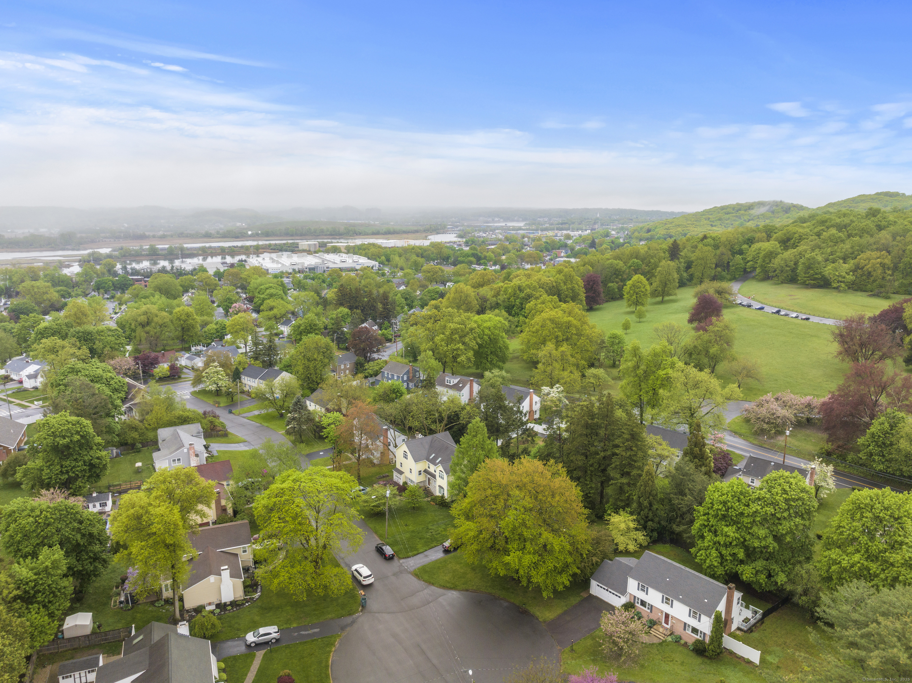 52 Lillibridge Court, Hamden, Connecticut image 2
