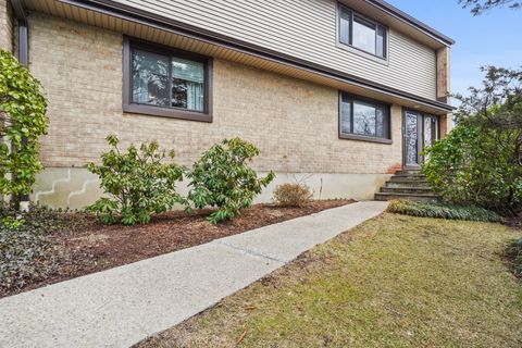 2539 Bedford Street APT 33B, Stamford, CT 06905 - #: 24078974
