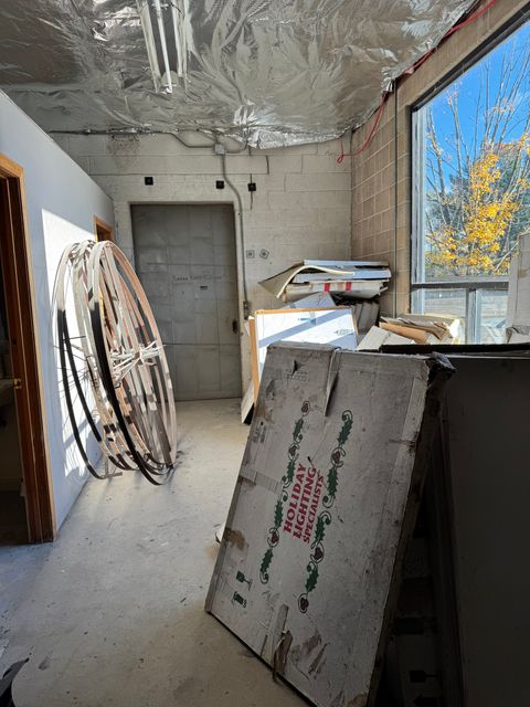 Tiny photo for 19 Sandscreen Road #Left Side, Avon, CT 06001 (MLS # 24140100)