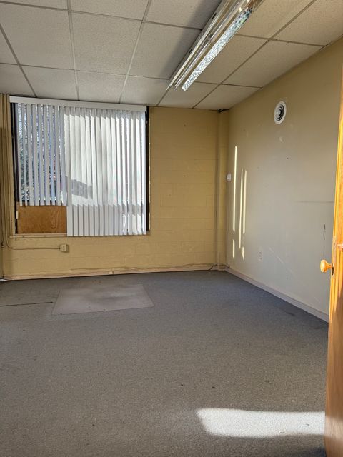 Tiny photo for 19 Sandscreen Road #Left Side, Avon, CT 06001 (MLS # 24140100)