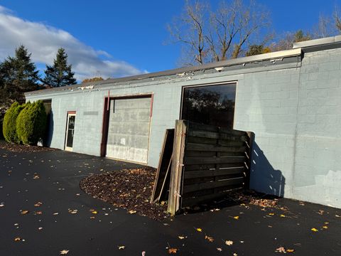 Tiny photo for 19 Sandscreen Road #Left Side, Avon, CT 06001 (MLS # 24140100)