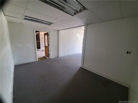 Tiny photo for 19 Sandscreen Road #Left Side, Avon, CT 06001 (MLS # 24140100)