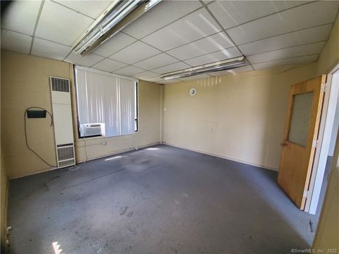 Tiny photo for 19 Sandscreen Road #Left Side, Avon, CT 06001 (MLS # 24140100)