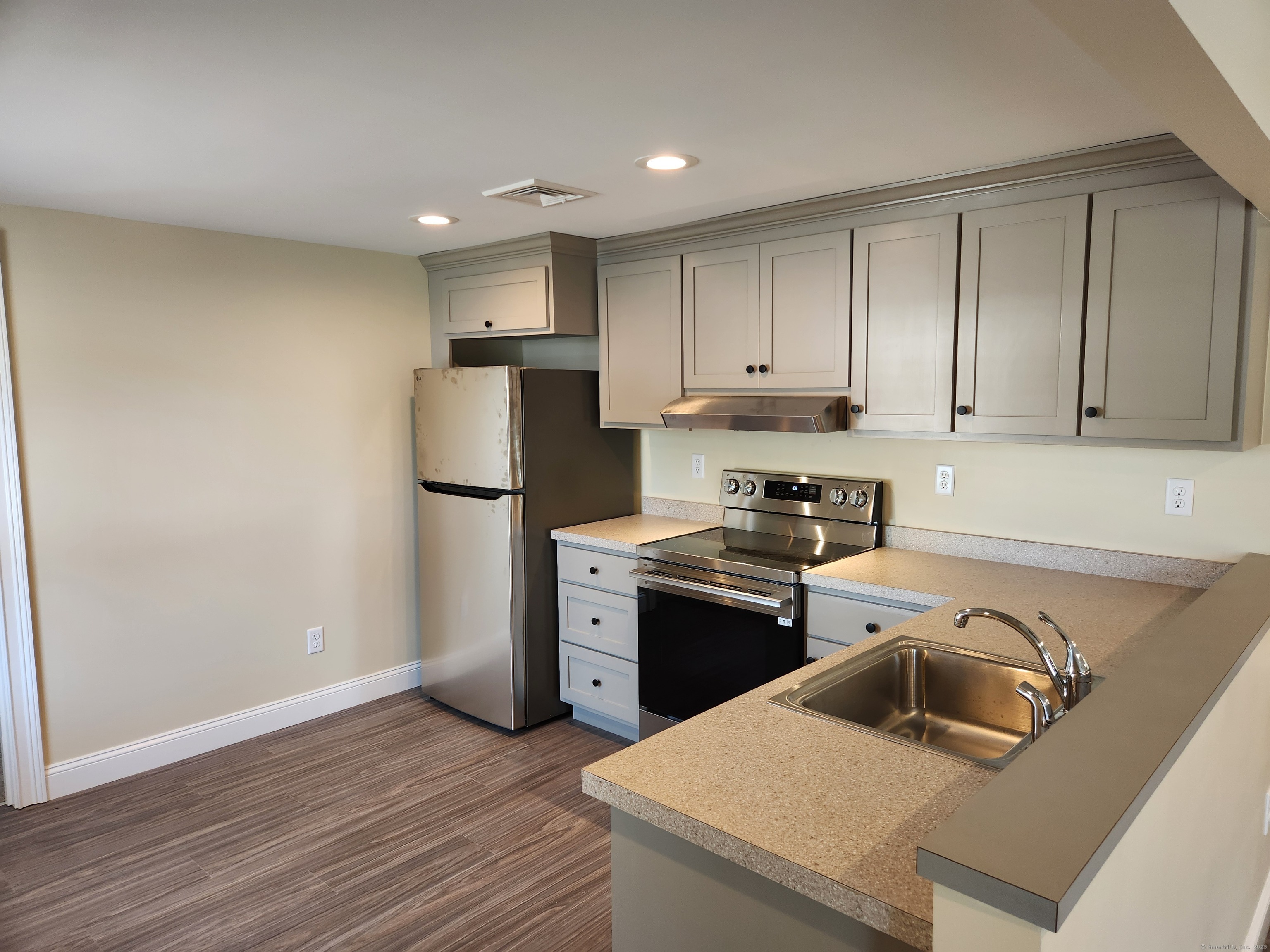 132 West Main Street E